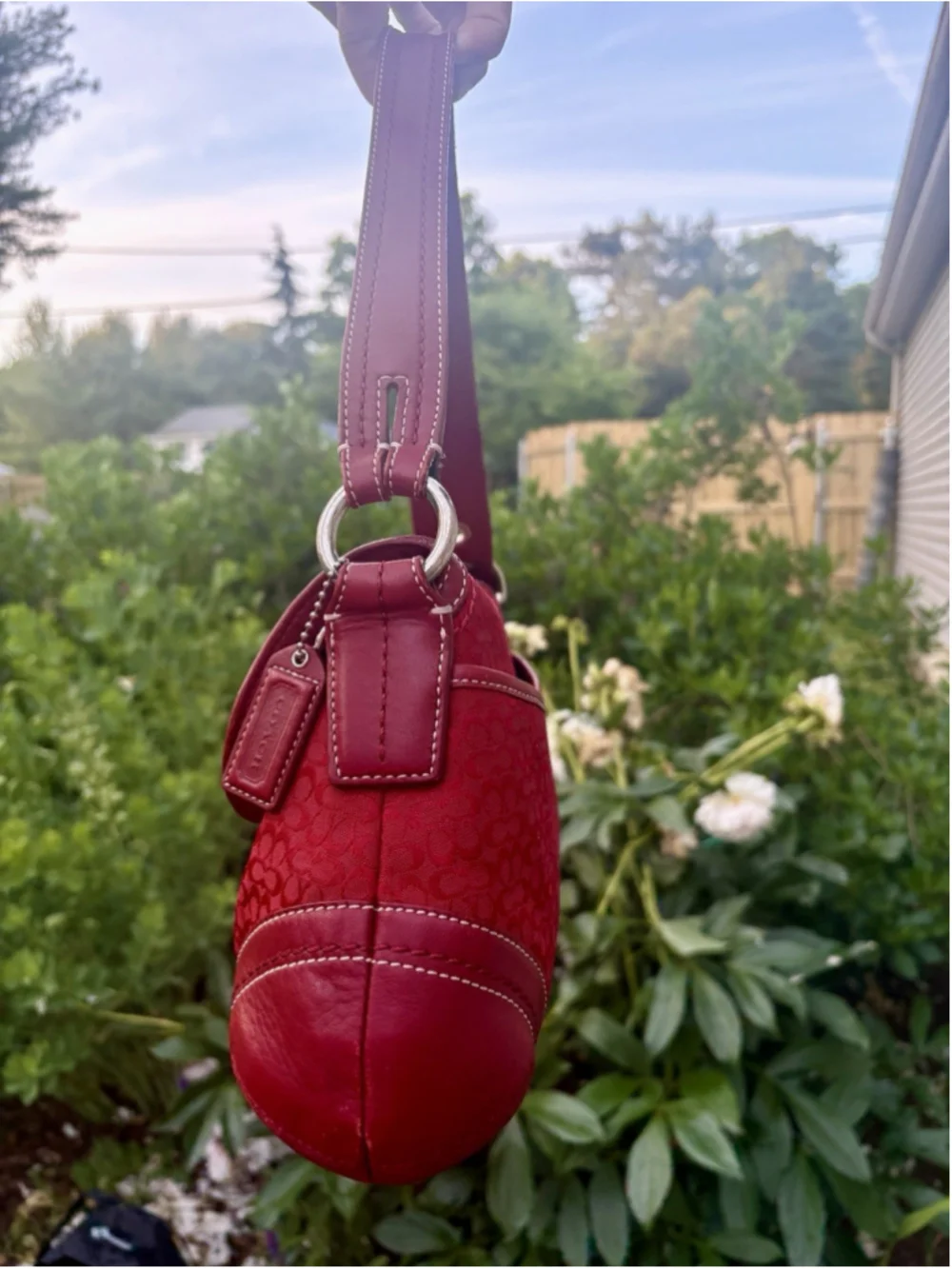 Coach SoHo F10926 Vintage Y2K Cherry Red Signature C Canvas Shoulder Bag Buckle